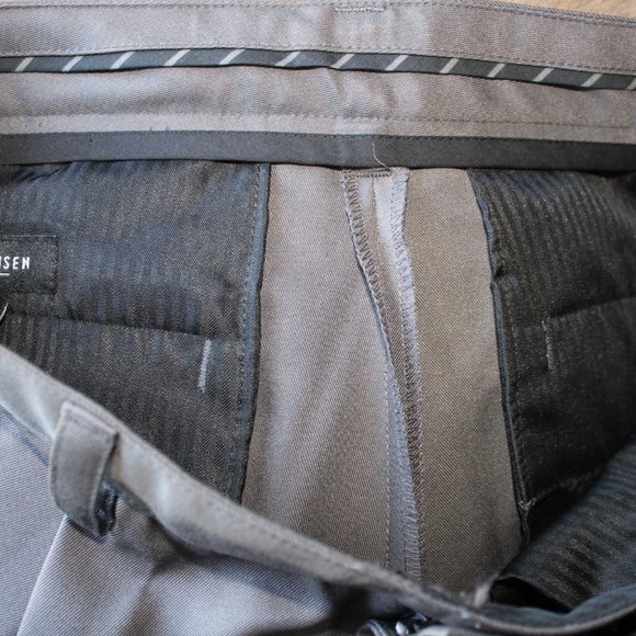 Van Heusen Dark Gray Shorts ~30~ - Picture 8 of 9